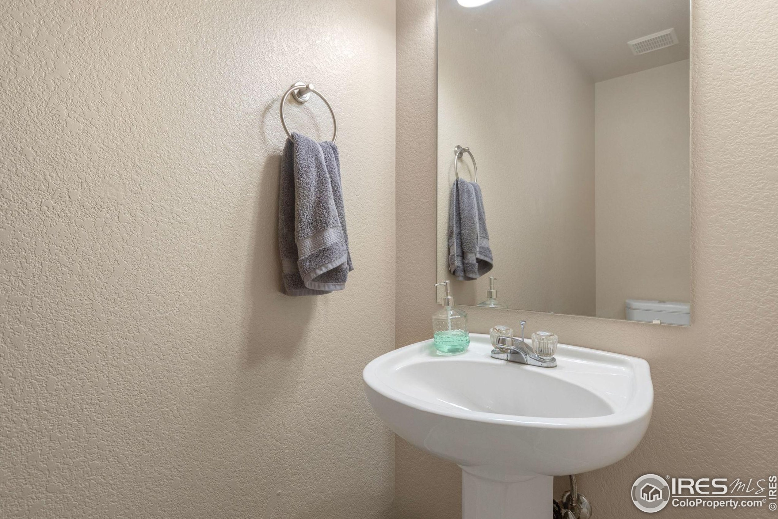 4080 Georgetown Dr, Loveland CO 80538-5358 exterior