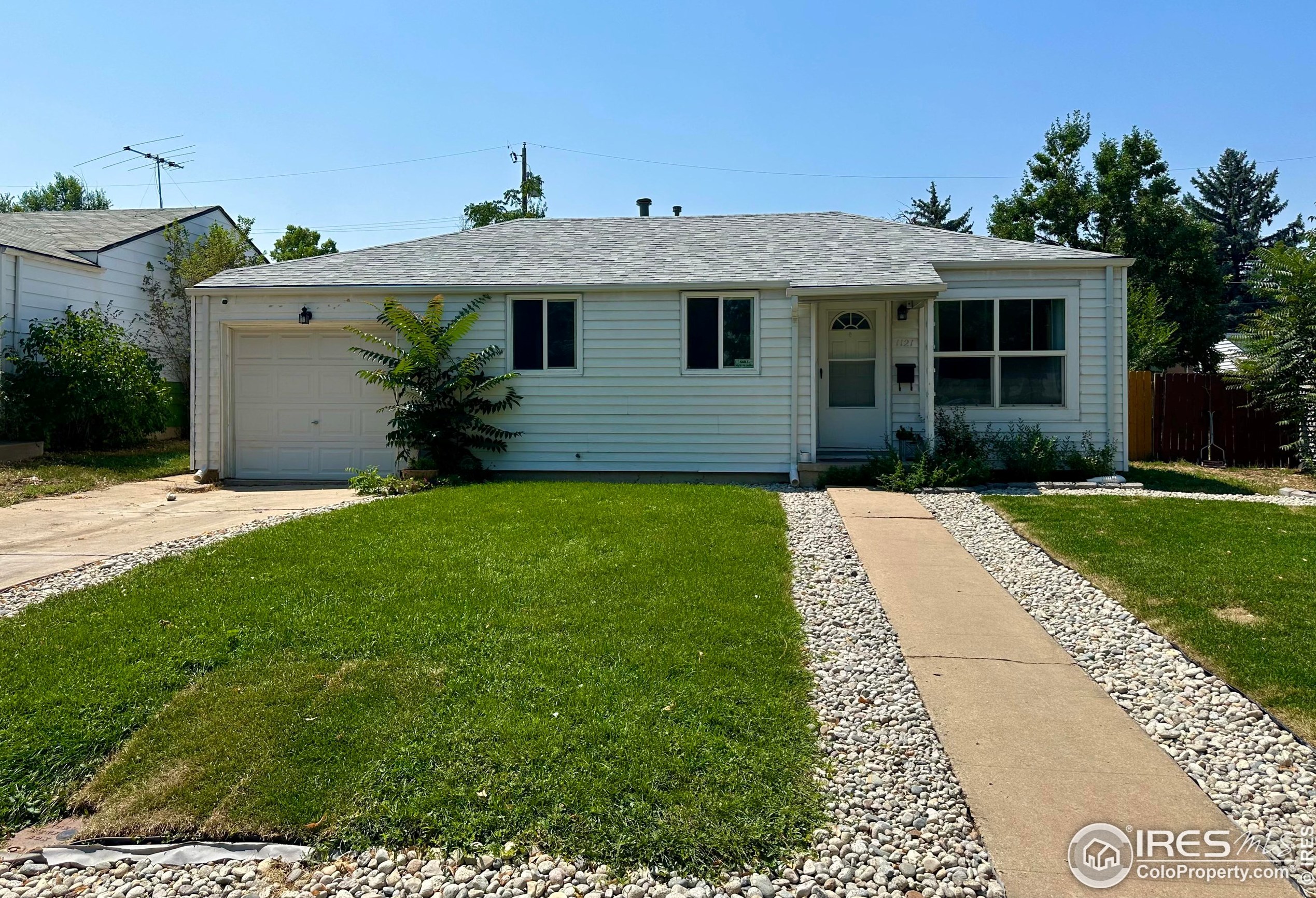 1121 Geneva St, Denver CO  80010-3307 exterior