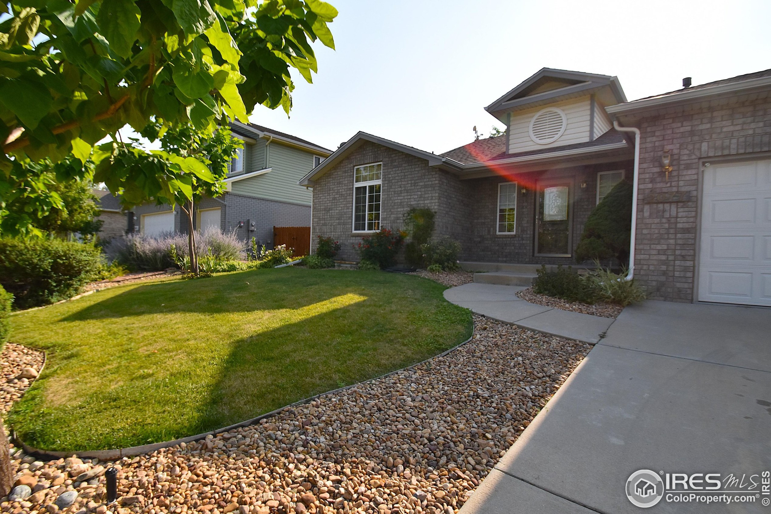 2077 Goldfinch Ct, Longmont, CO 80503