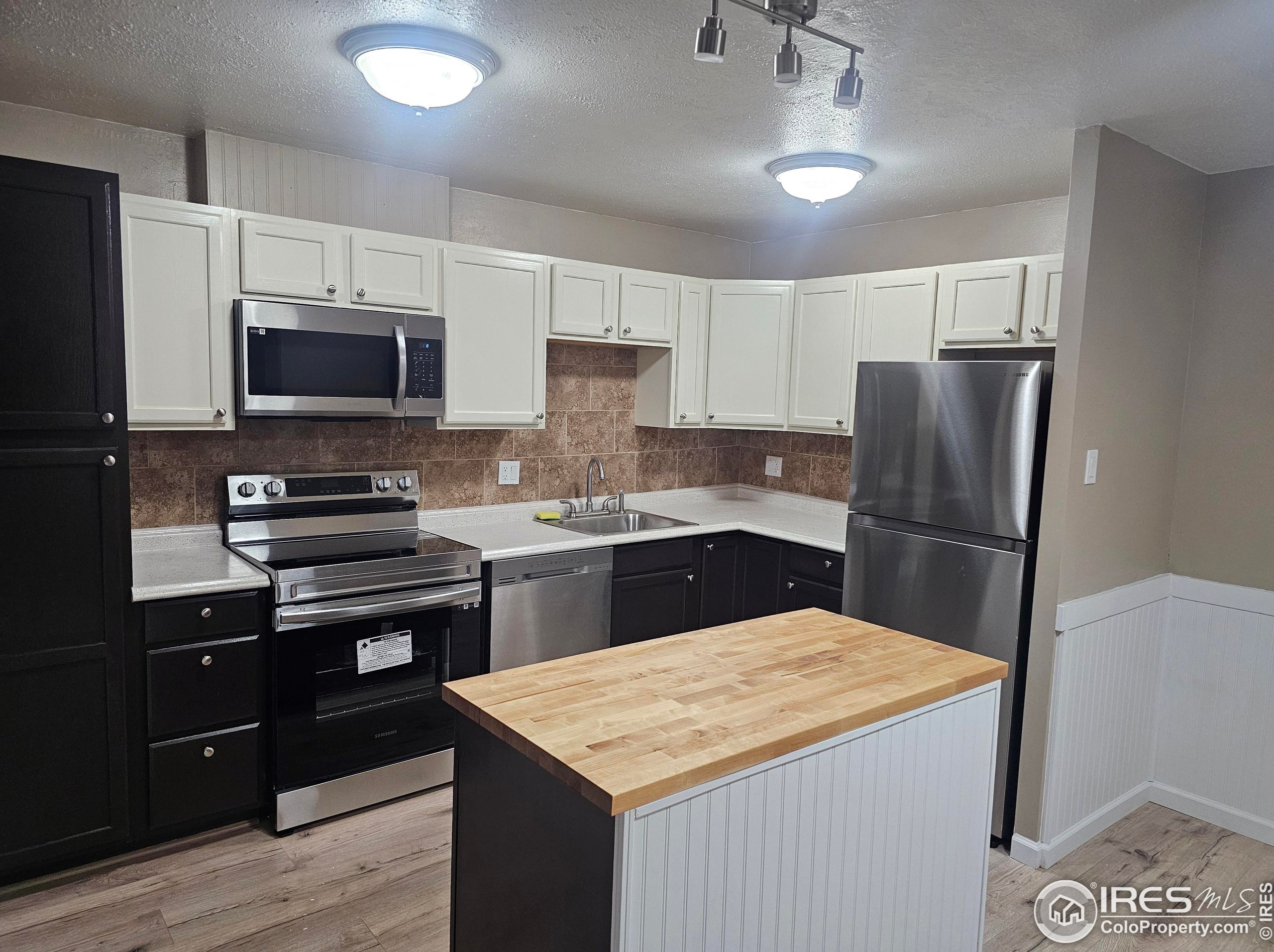 13618 Bethany Pl, Denver CO  80014-3659 exterior