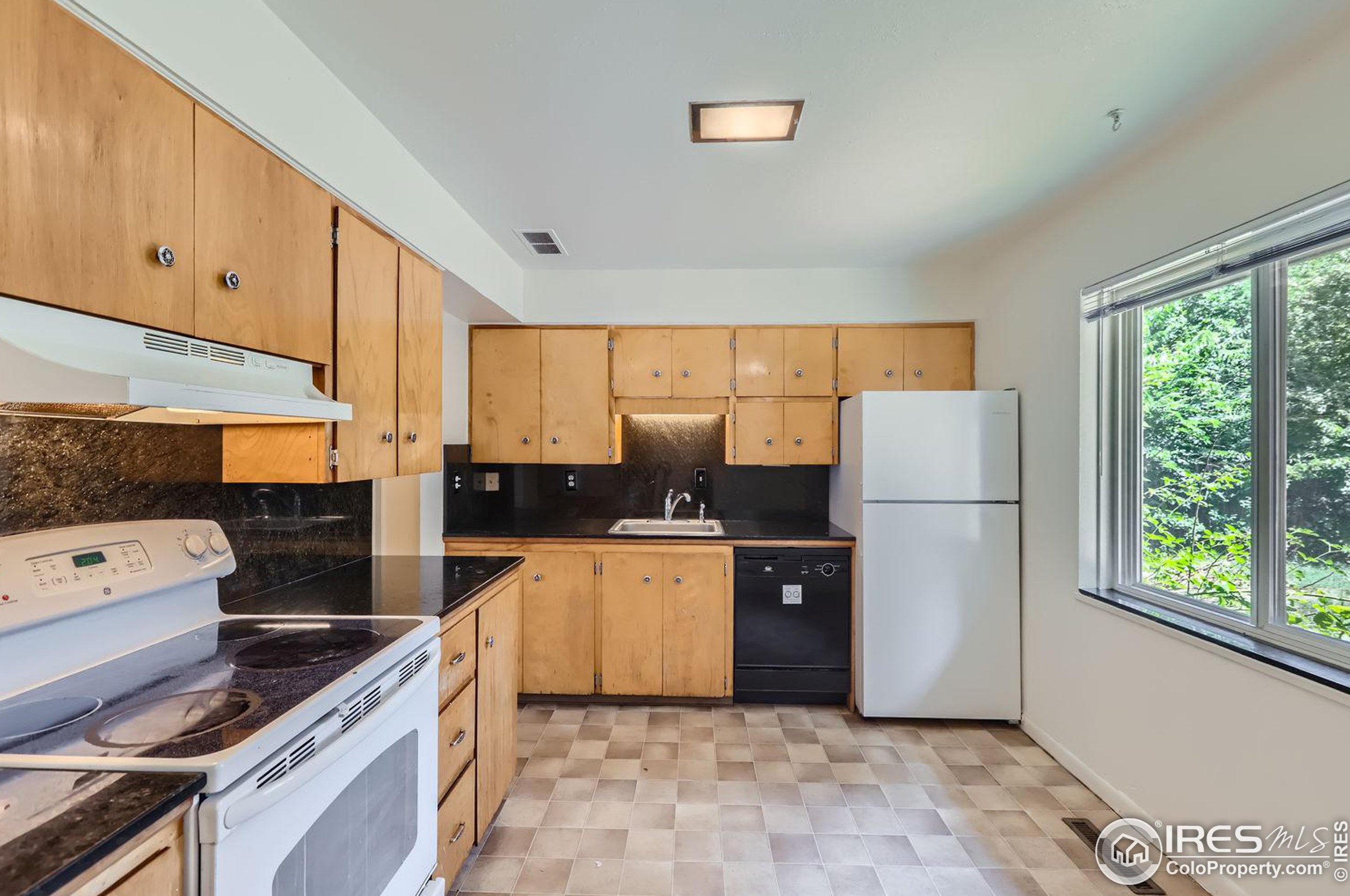 1517 Crestmore Pl, Fort Collins, CO 80521-3348