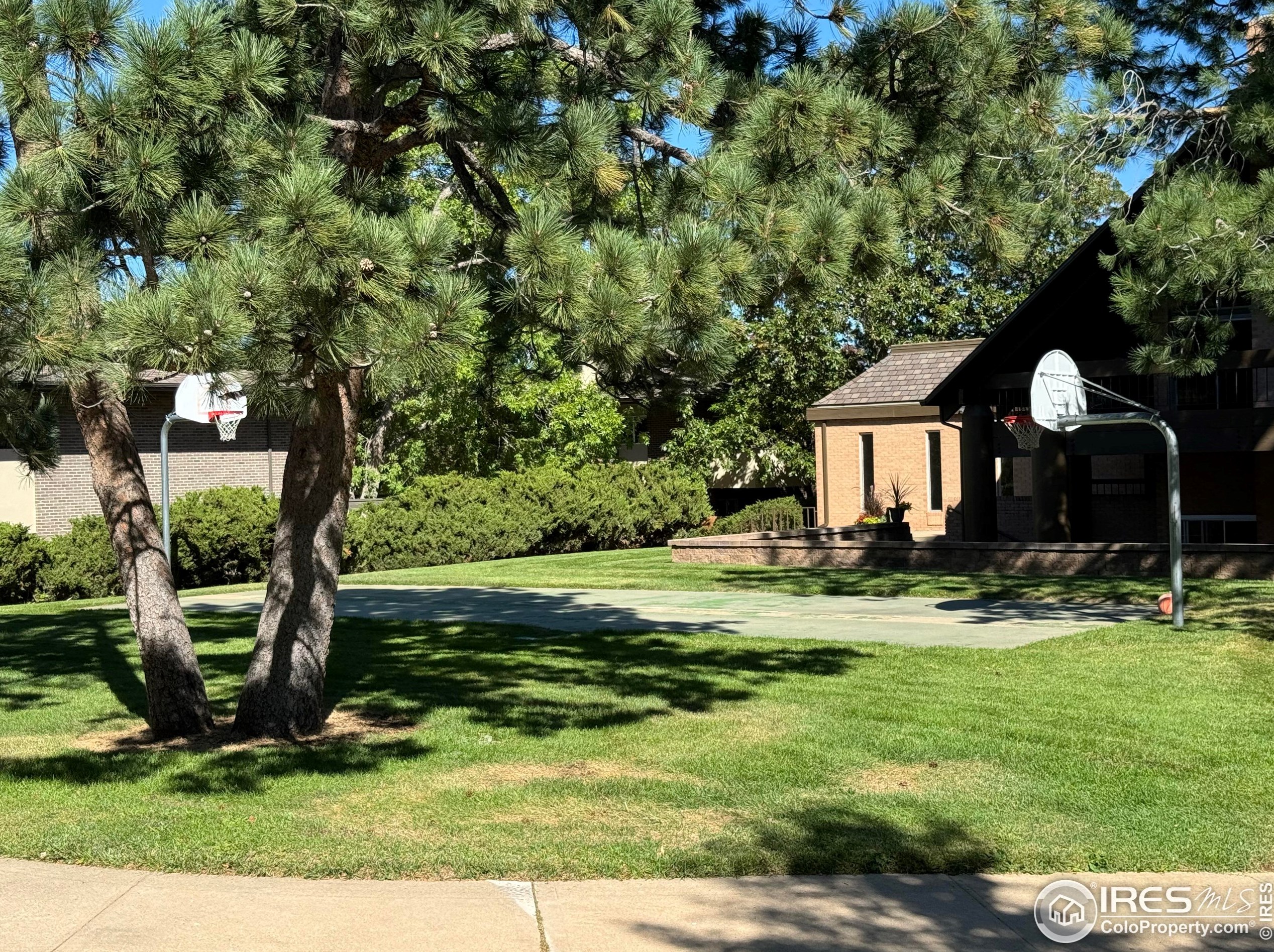 1531 Bradley Dr, Boulder CO 80305-7373 exterior