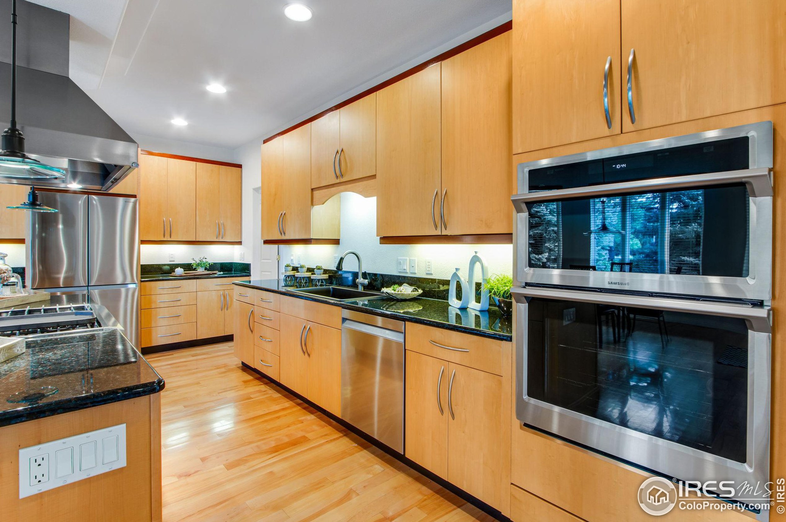 398 High Pointe Dr, Fort Collins CO  80525-3284 exterior