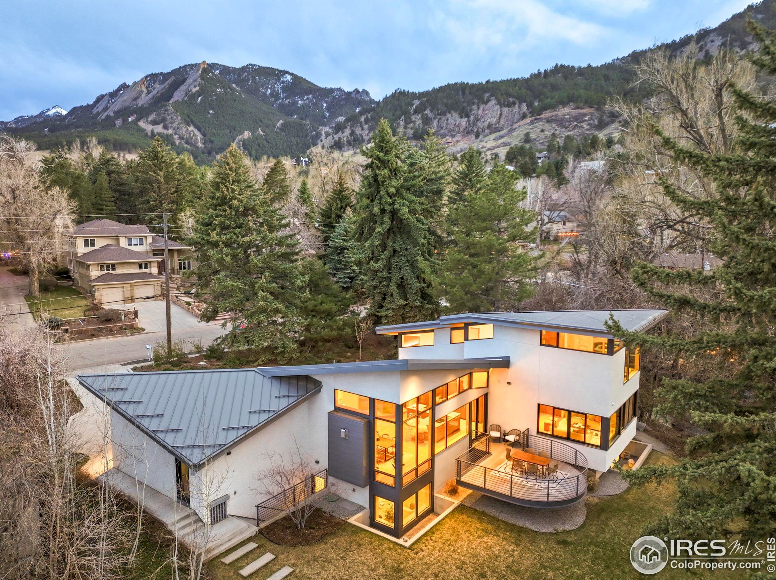 633 College Ave, Boulder CO  80302-7135 exterior