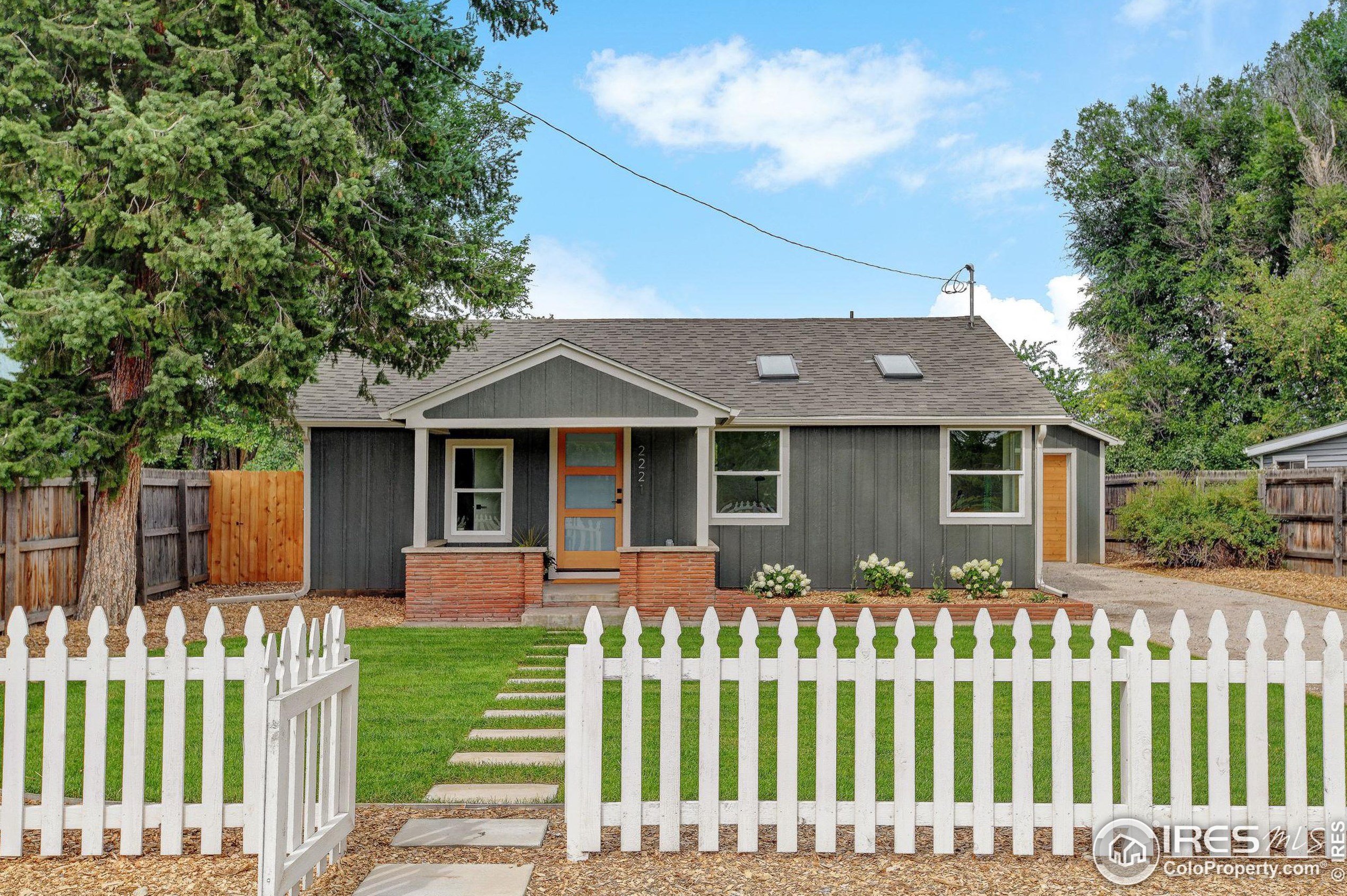 2221 Overland Trl, Fort Collins CO  80521-1068 exterior
