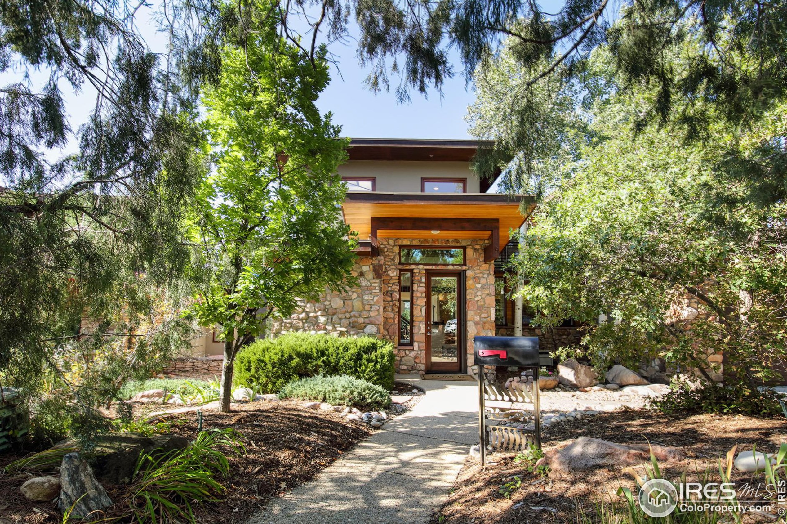 2035 Balsam Dr, Boulder, CO 80304-3617