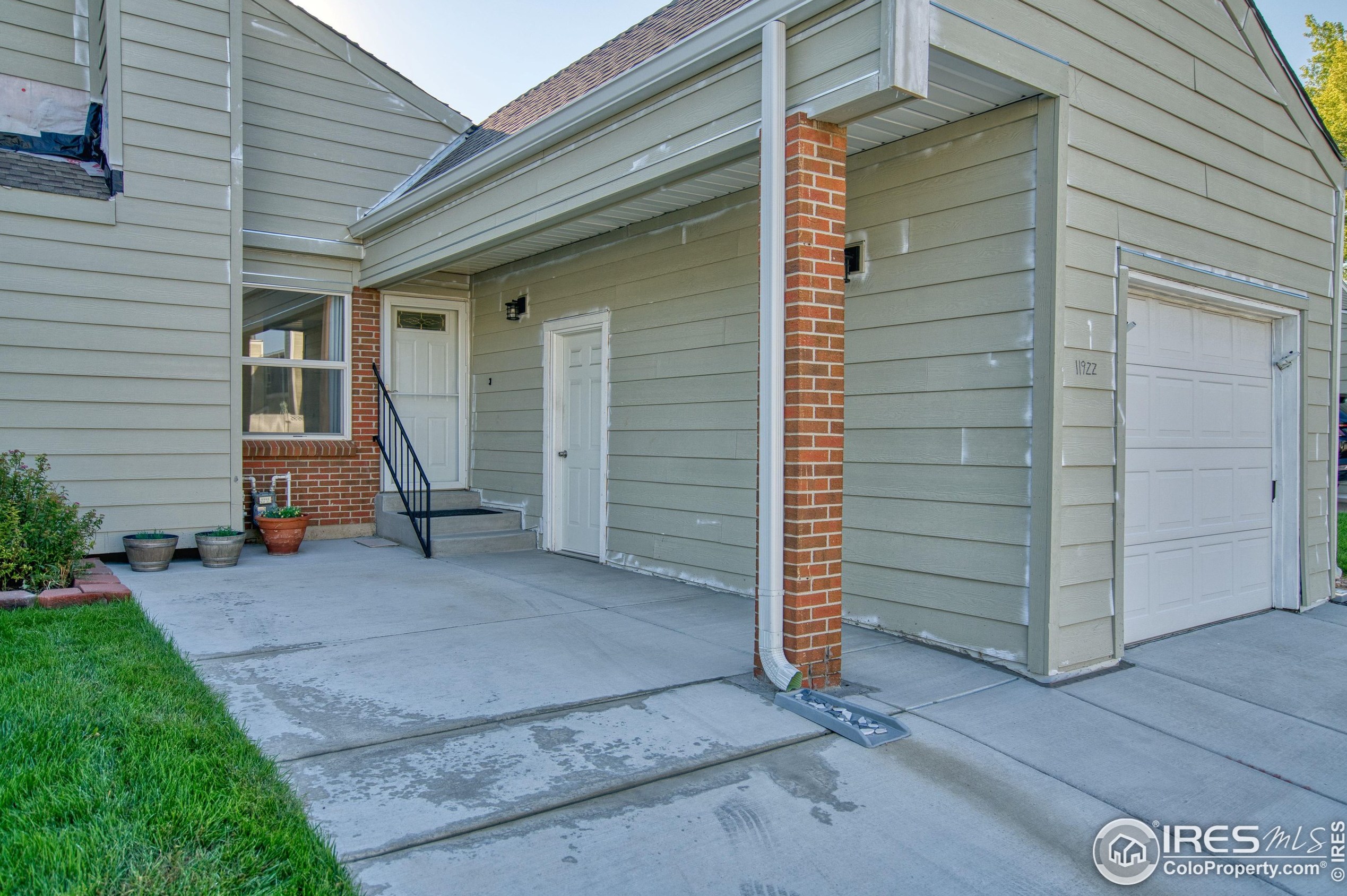 11922 Monroe St, Denver, CO 80233-1651