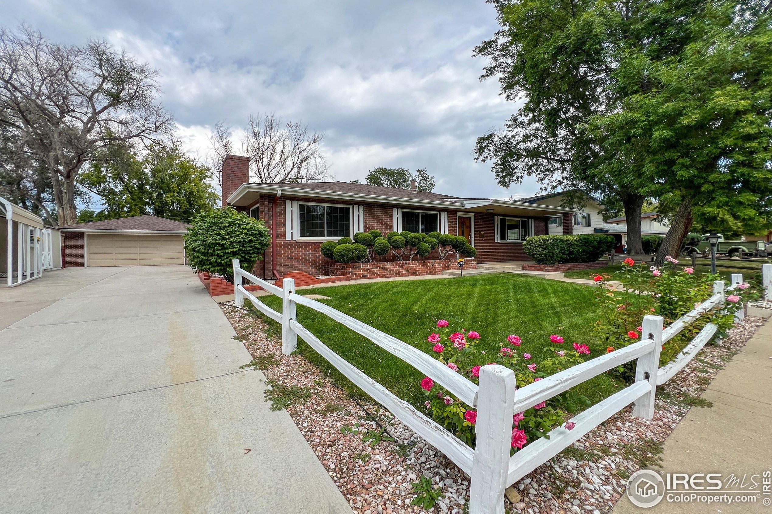 16 Gardner Dr, Longmont, CO 80504-2914
