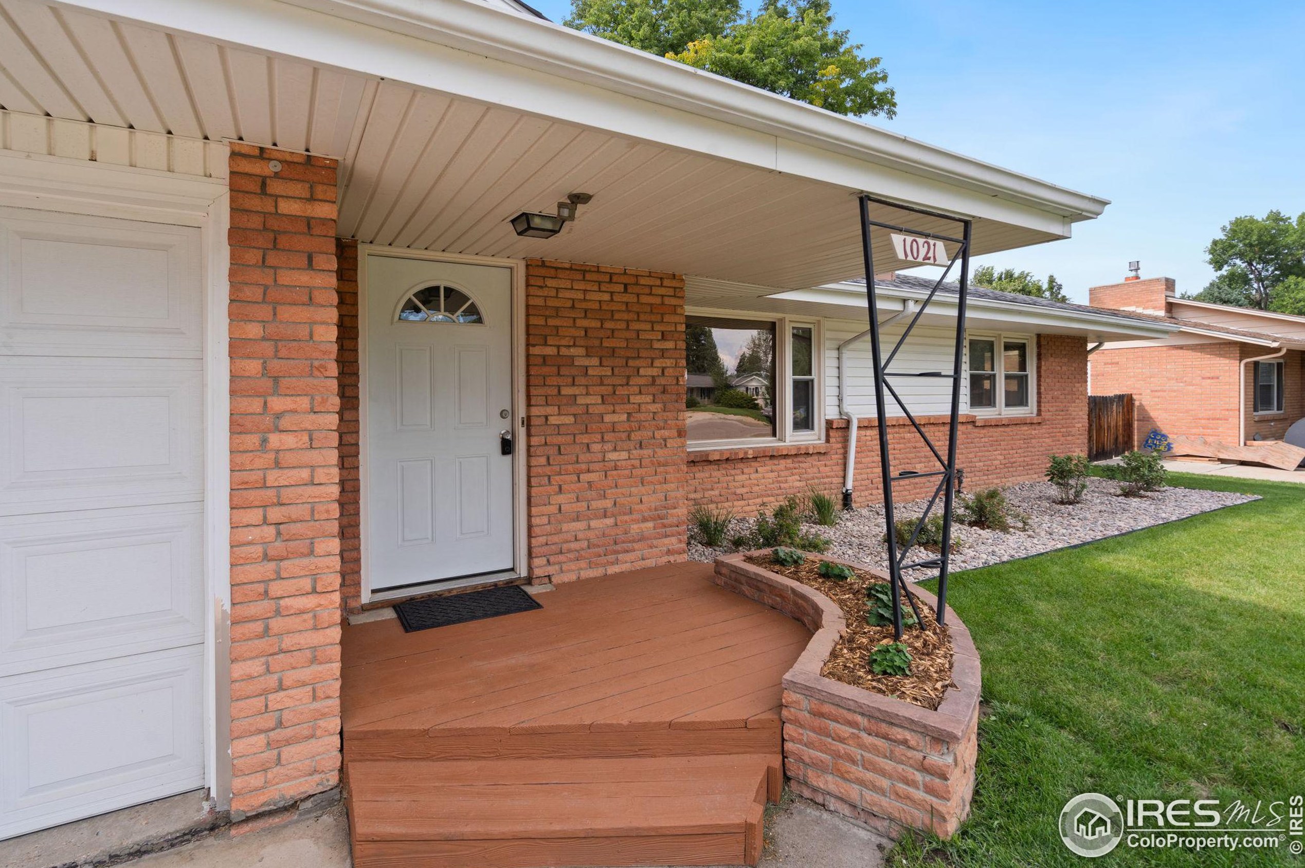 1021 Meadowbrook Dr, Fort Collins, CO 80521