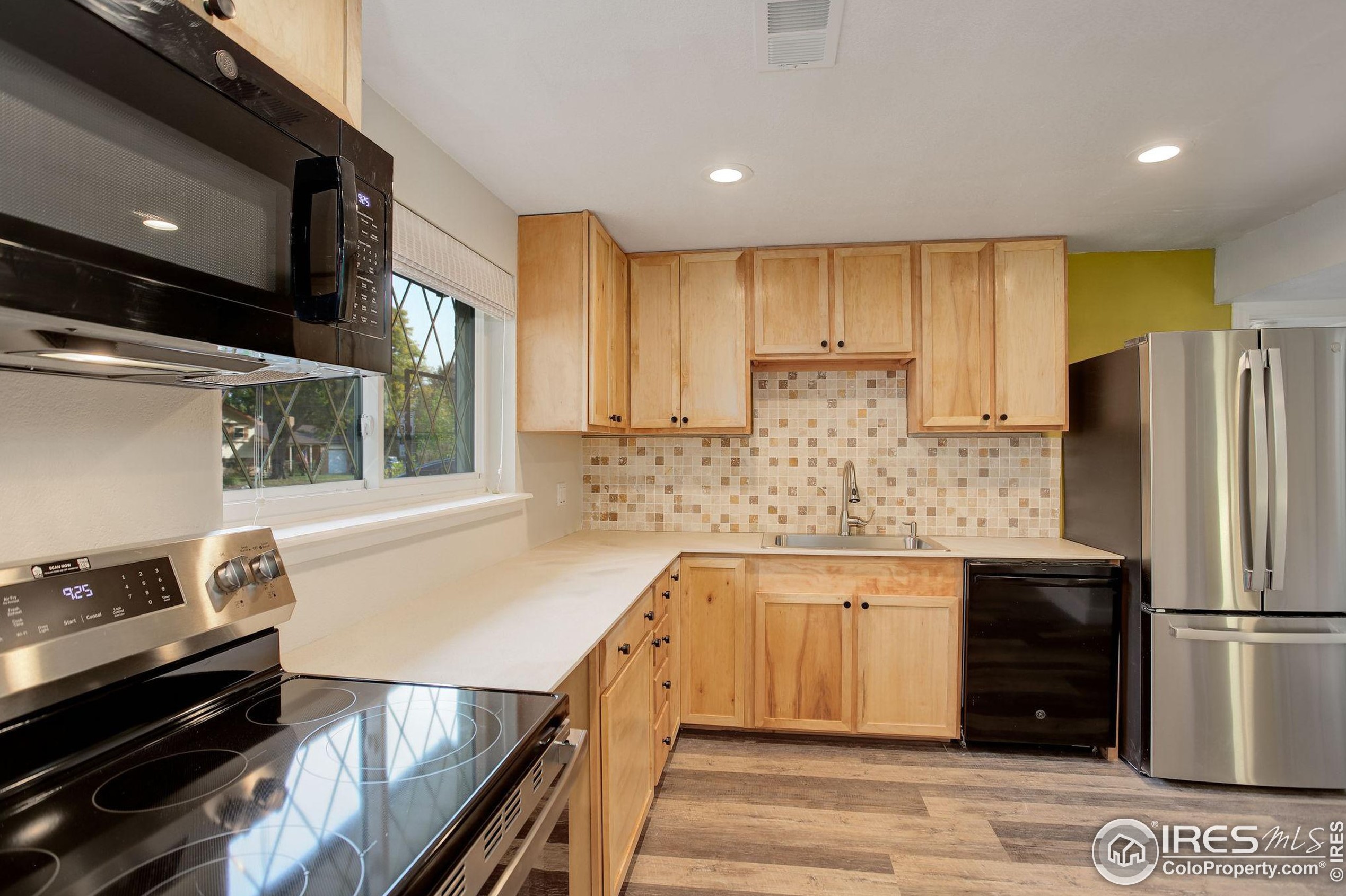 2823 Mtn Vw Ave, Longmont CO 80503-2312 exterior