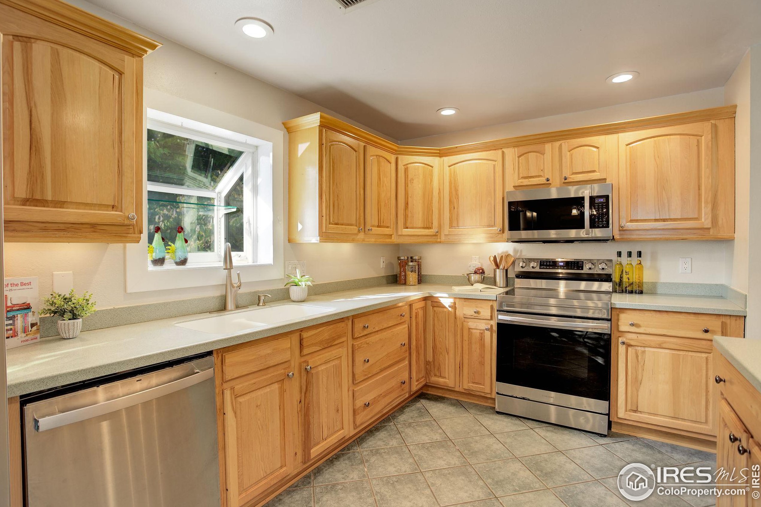 2823 Mtn Vw Ave, Longmont CO 80503-2312 exterior