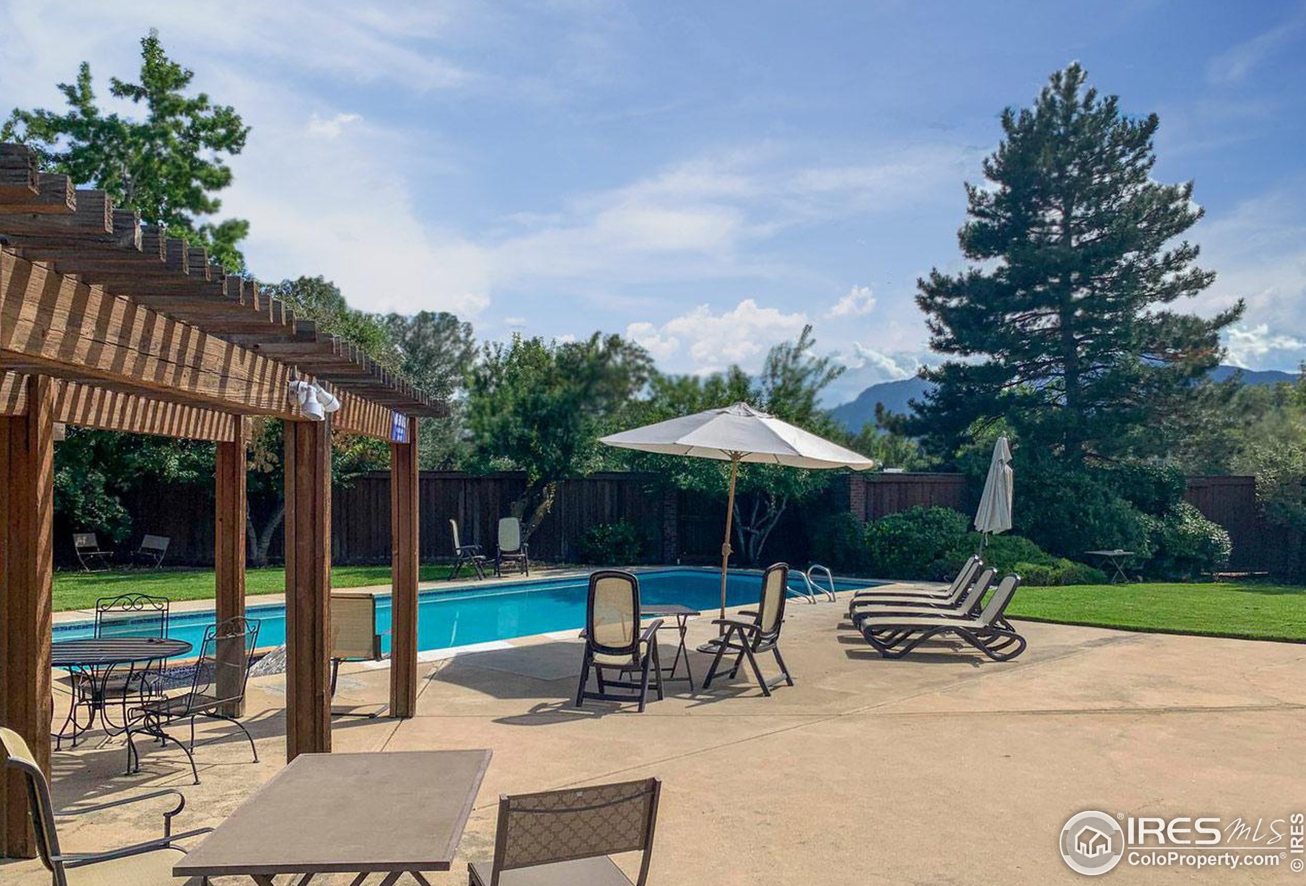 2647 Juniper Ave, Boulder CO 80304-2458 exterior