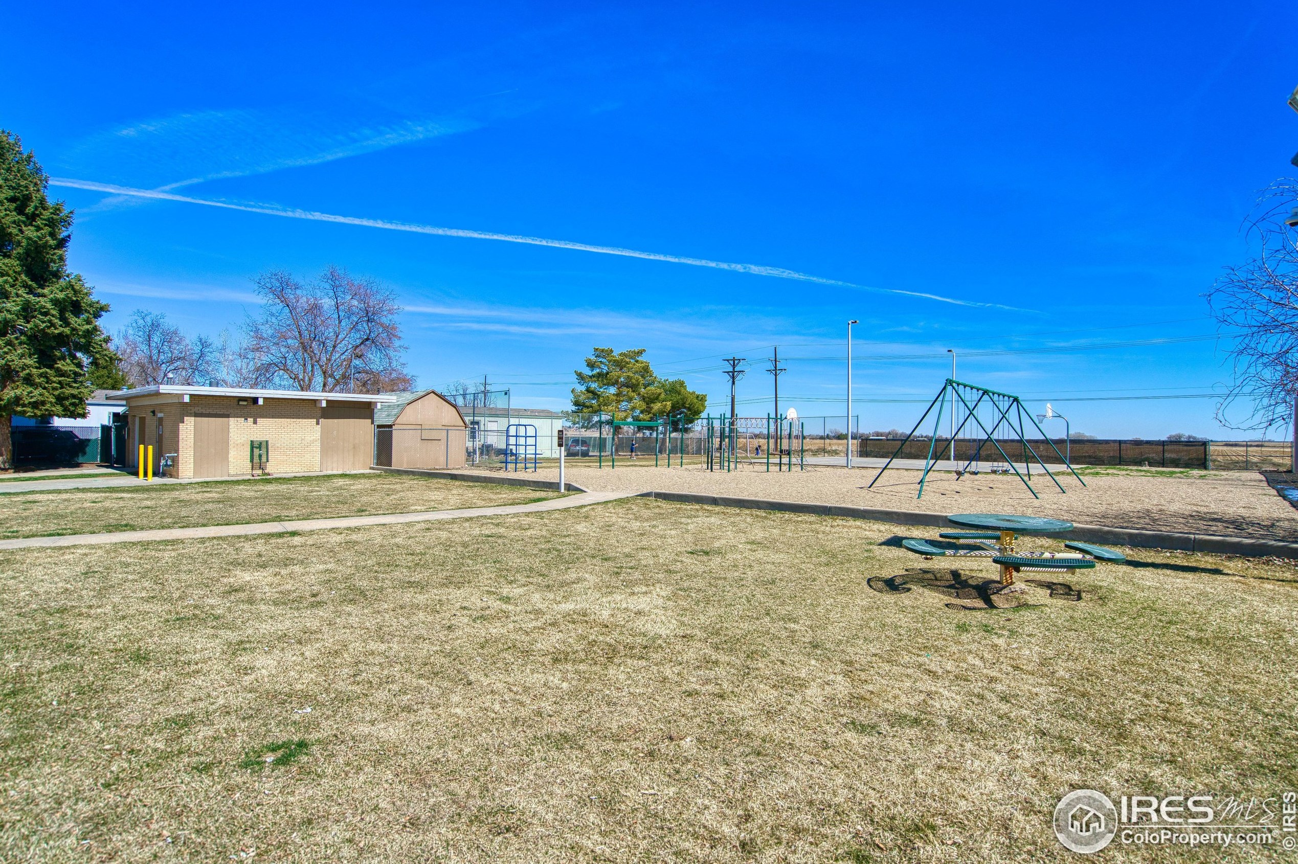 1400 Collyer St, Longmont CO  80501-6946 exterior