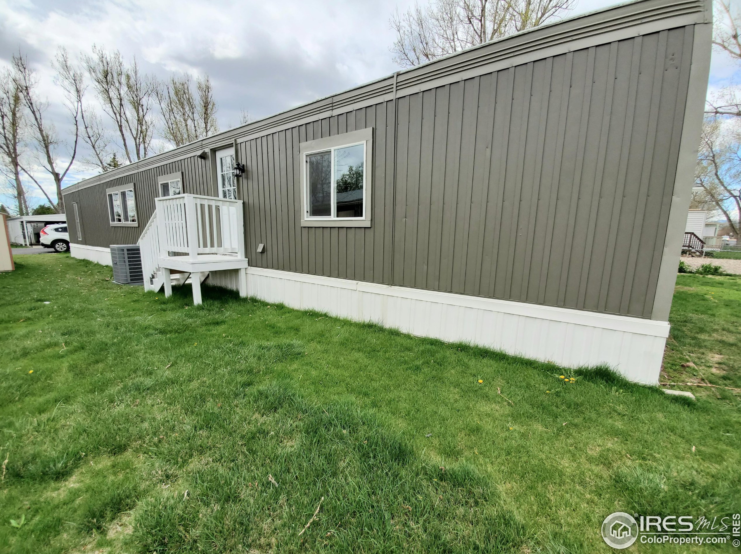 1415 Sunset Pl, Loveland CO 80537-5073 exterior