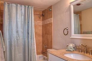 1250 N Portofino Dr, Sarasota, FL 34242 - Photo 20