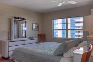800 Benjamin Franklin Dr, Sarasota, FL 34236 - Photo 14