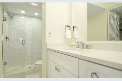 3240 Gulf Of Mexico Drive #B303, Longboat Key, FL 34228 - Photo 26