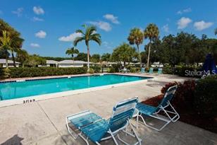 7153 W Country Club Dr N, Sarasota, FL 34243 - Photo 12