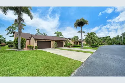 6281 Timberlake Drive #H6, Sarasota, FL 34243 - Photo 2