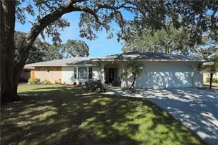 2929 Mayflower St, Sarasota, FL 34231 - Photo 2