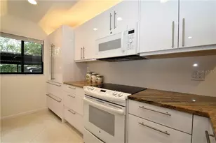 1716 Glenhouse Dr, Sarasota, FL 34231 - Photo 10