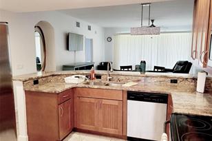 6618 7th Ave Cir W, Bradenton, FL 34209 - Photo 4