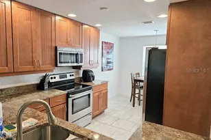 6618 7th Ave Cir W, Bradenton, FL 34209 - Photo 2