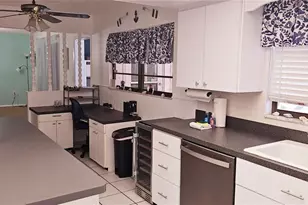 2203 43rd St W, Bradenton, FL 34209 - Photo 8