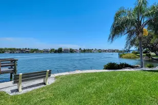 1250 N Portofino Dr, Sarasota, FL 34242 - Photo 28