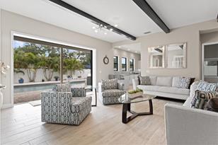 1905 Tulip Dr, Sarasota, FL 34239 - Photo 10