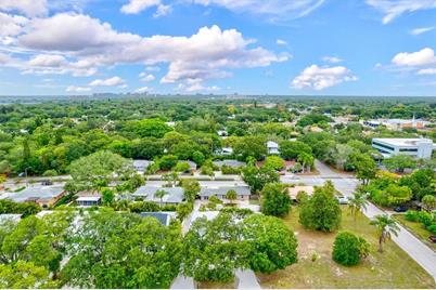 1905 Tulip Drive, Sarasota, FL 34239 - Photo 46