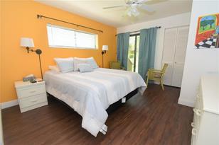 1647 Brookhouse Ct, Sarasota, FL 34231 - Photo 8