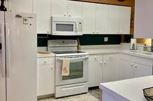 9611 Castle Point Dr, Sarasota, FL 34238 - Photo 8