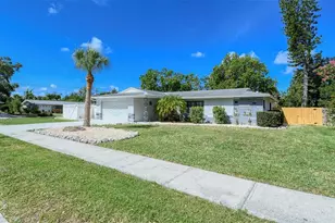 6758 S Lockwood Ridge Rd, Sarasota, FL 34231 - Photo 36