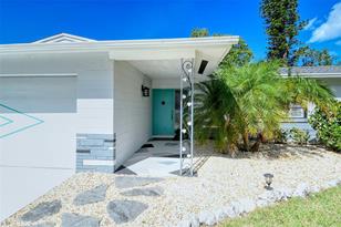 6758 S Lockwood Ridge Rd, Sarasota, FL 34231 - Photo 2