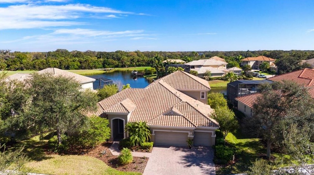 1023 Rainbow Ct, Bradenton, FL 34212