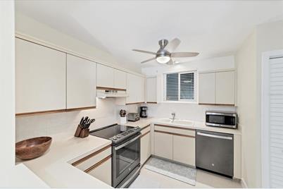 500 S Washington Drive #18B, Sarasota, FL 34236 - Photo 4