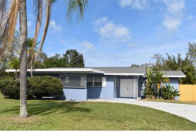 3239 Glouster Street - Photo 1