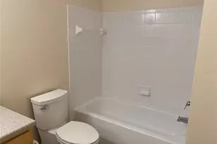 1010 Villagio Cir, Sarasota, FL 34237 - Photo 6