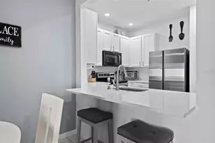 3423 Parkridge Cir, Sarasota, FL 34243 - Photo 12
