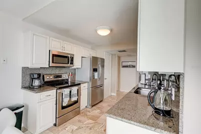 2425 Gulf Of Mexico Drive #14B, Longboat Key, FL 34228 - Photo 8