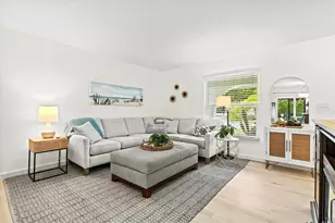 3210 Wood St, Sarasota, FL 34237 - Photo 6