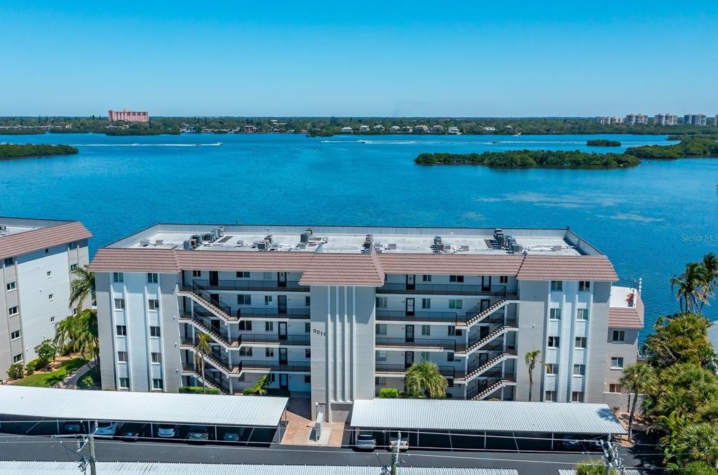 9011 Midnight Pass Rd, Sarasota, FL 34242-2917