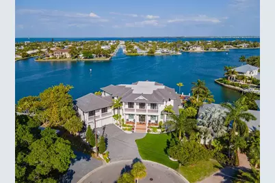 535 70th Street, Holmes Beach, FL 34217 - Photo 2