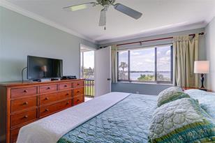 1608 Stickney Point Rd, Sarasota, FL 34231 - Photo 12