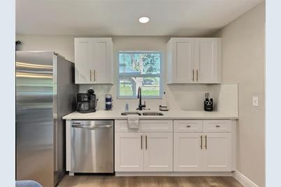 4658 Maceachen Boulevard, Sarasota, FL 34233 - Photo 30