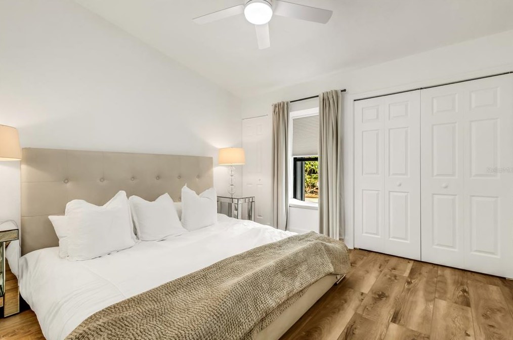 4912 80th Avenue Cir, Sarasota FL  34243-4915 exterior