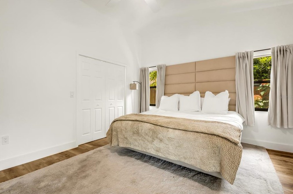 4912 80th Avenue Cir, Sarasota FL  34243-4915 exterior