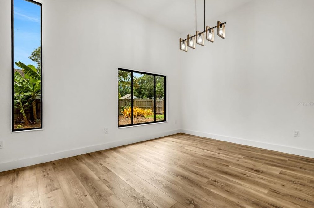 4912 80th Avenue Cir, Sarasota FL  34243-4915 exterior