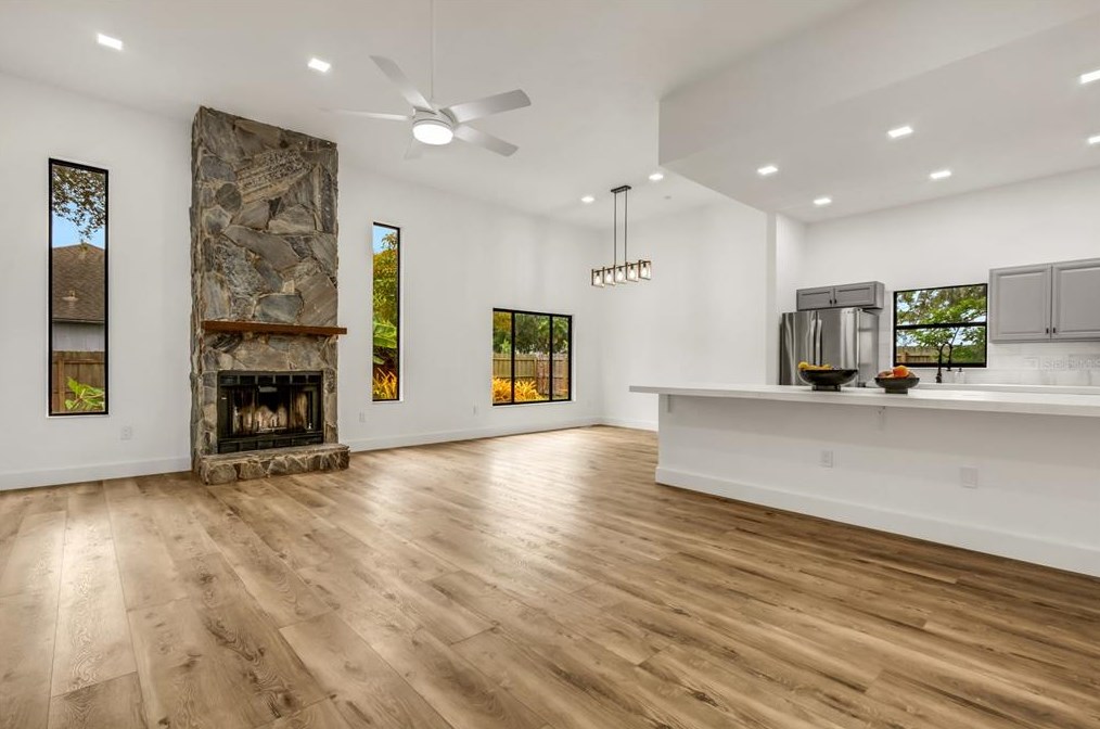 4912 80th Avenue Cir, Sarasota FL  34243-4915 exterior